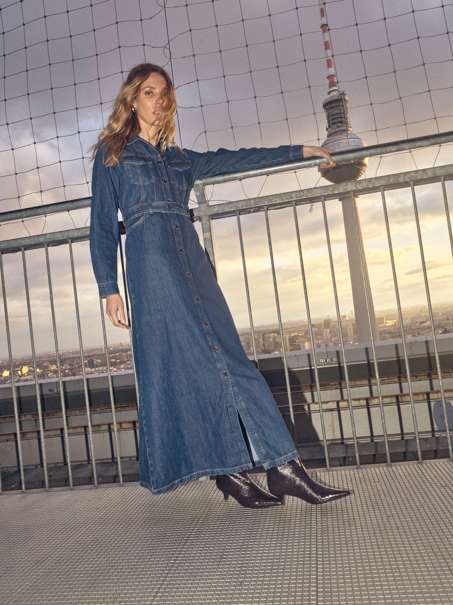 Modelshot / Blue / Detail